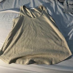 I’m selling an anistar tank top